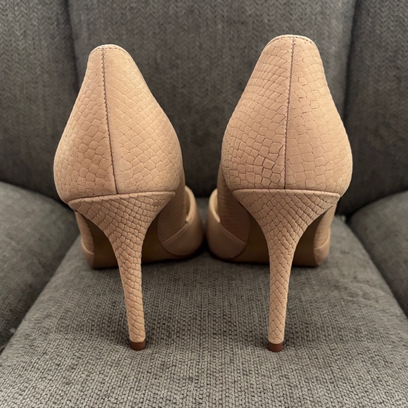 Vince Camuto Blush Heels - Picture 4 of 7